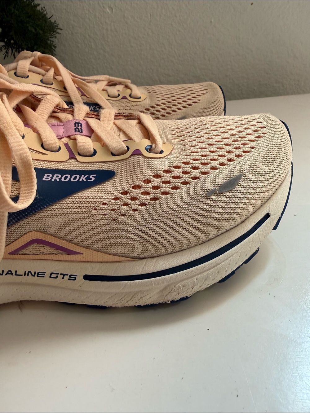 Brooks adrenaline 23 Women size 7 Running Sneakers — Peach with Purple Accents - Picture 9 of 13